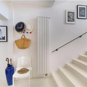 3 Bedroom Villa with Pool, Terrace and Sea Views near Vinisce, Sleeps 7